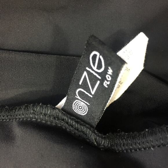 Onzie tuxedo black cropped leggings with mesh - Picture 5 of 7